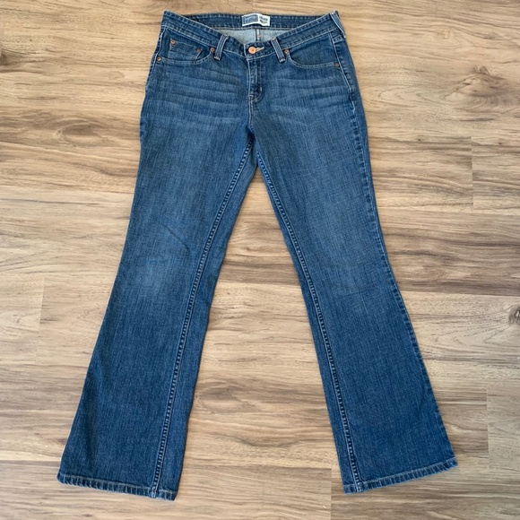 Levi's Signature Low-Rise Bootcut Jeans size 8 Medium - Picture 1 of 8
